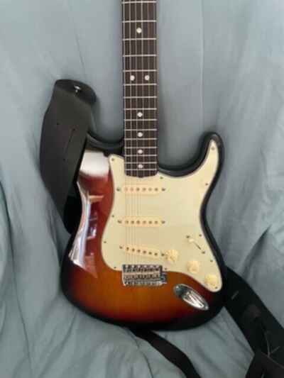 mint Fender American Original 1960s Stratocaster w / matching hardshell case