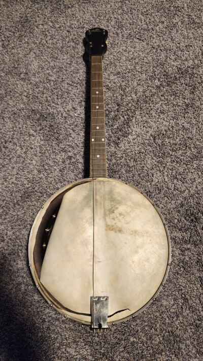 The Gibson 1926-1928 Banjo With Case BT-1, BT-3 With Case