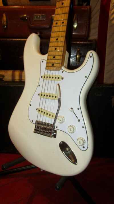 Vintage 1979 Fender Stratocaster White