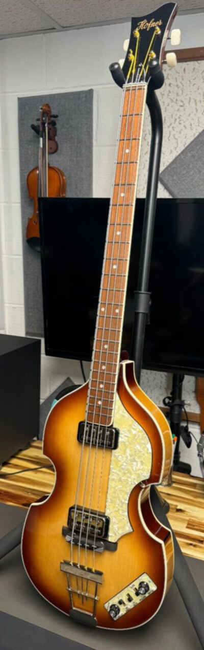 Hofner HCT-500 / 1 Contemporary Series Beatle Bass w / Case