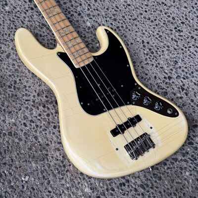 1977 Fender Jazz Bass - Olympic White