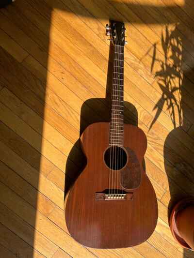 Vintage RARE Martin 00-17 1946 Guitar with case candy
