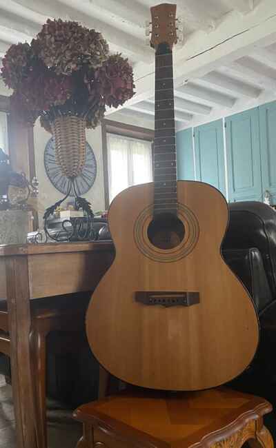 A Restaurer guitare Vintage Acoustique De Marque Melody