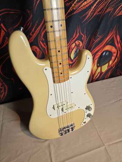 1984 Fender Precision  Bass - Vintage with Case - Aged White