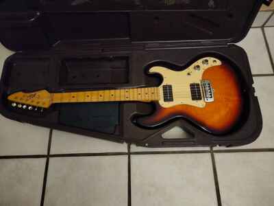 Vintage Peavey T15 1981-1983 Sunburst Electric Guitar W / Case  Made In USA