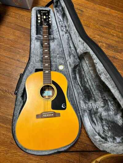 Epiphone FT-79 Acoustic Guitar insp. by Texan - Comes with Hard Case  /  String