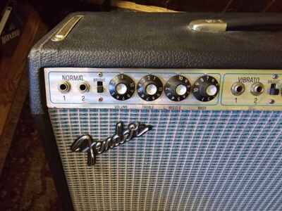 FENDER TWIN REVERB AMPLIFIER 1976 / 1977