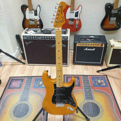 Fender "Dan Smith" Stratocaster with Maple Fretboard - 1982 Natural