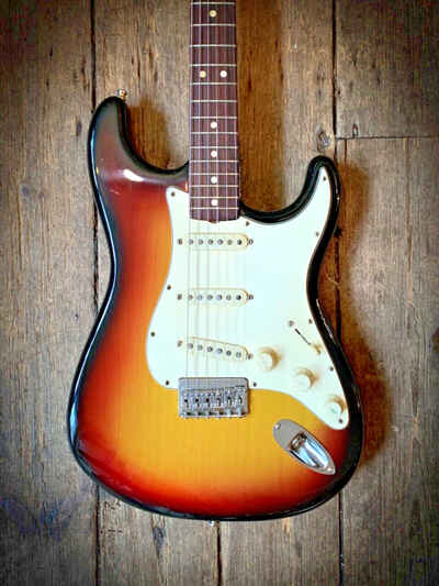 1969  /  1970 Fender Stratocaster in Sunburst finish & hard shell case