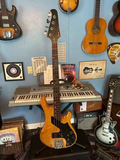 Gibson Victory Artist Active 4- string Bass -1981