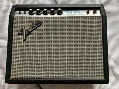 Fender Vibro Champ Silverface Guitar Amplifier - 1978 Vintage