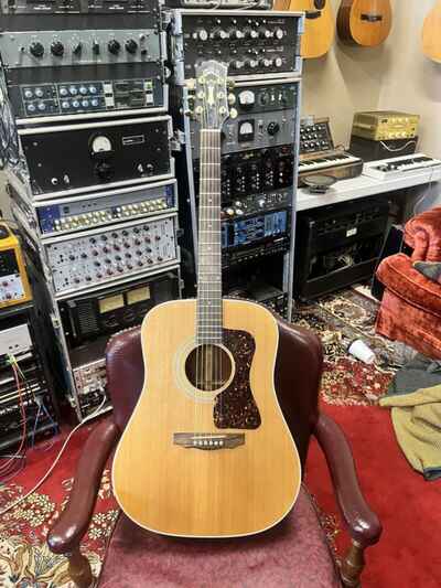 Guild D 40 NT 1980 Acoustic guitar With Hardshell Case