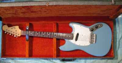 1965 Daphne Blue Fender Musicmaster II Electric Guitar 8SEP65B Neck, W / Case