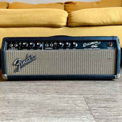 1967 Fender Bassman Amp Black Face (AA165)