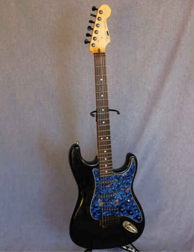 Vintage 1989 Fender Stratocaster Electric Guitar, Rosewood Fret w / case