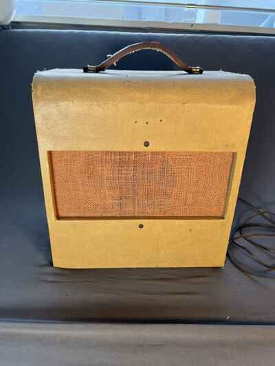 Silvertone Meteor model 1390  (1954-1966) Guitar Amplifier