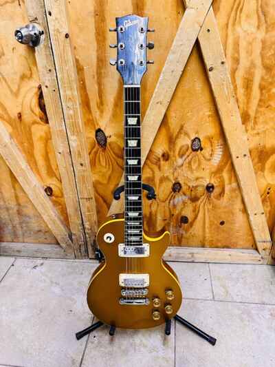 Gibson Les Paul 1974 - Gold Top Deluxe - Three Piece Headstock - Hardshell Case