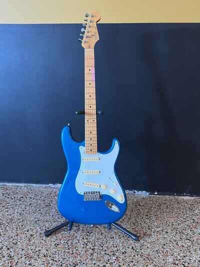 Fender Stratocaster Blue Electric Guitar With Hard Case 1980