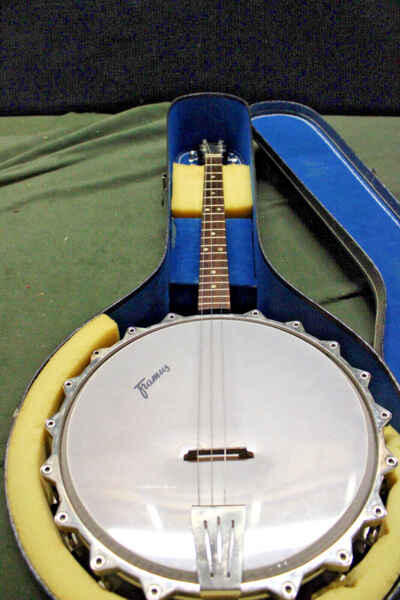 VTG 1967 Framus 4 String, Tenor Banjo w / Case - RARE- AO1072269