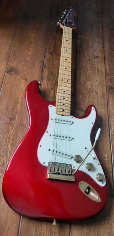 Fender  The Strat 1981 - Candy Apple Red