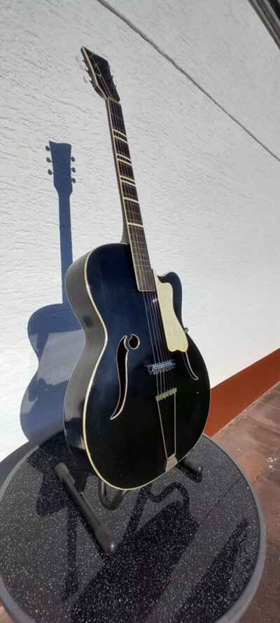 Black Beauty with Serial 50, s German unknown Archtop ,Höfner ? Framus?Hoyer?