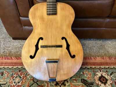 VINTAGE HARMONY PATRICIAN archtop guitar