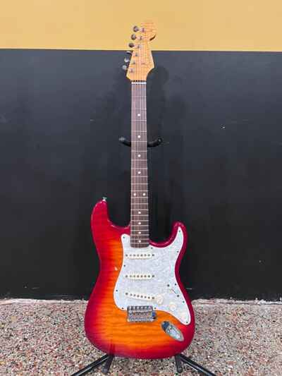 Fender Stratocaster Foto Flame Autumn Burst Electric Guitar MIJ Vintage 1980