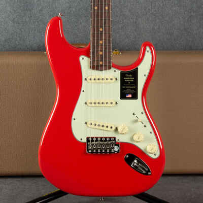 Fender American Vintage II Stratocaster - Fiesta Red - Hard Case - 2nd Hand