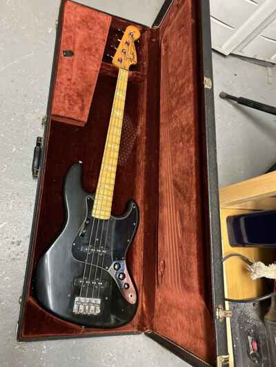 Vintage 1976 Fender Jazzbass