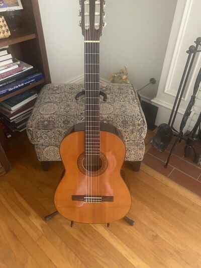 Vintage Wilson and Sons Acoustic Guitar w / case from 1968 Japan Amazing Find.