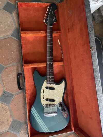 Fender 1969-1970 Competition Mustang Guitar Daphne Blue W /  Original Case Cobain