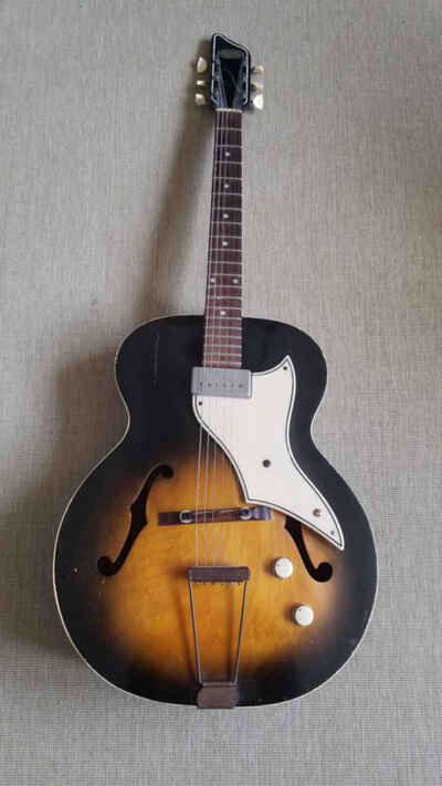 Très rareCollectorguitare électrique Vintage National Supro de 1967