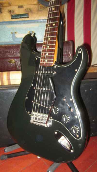 Vintage 1977 Fender Stratocaster Black w. Original Case