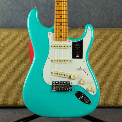 Fender American Vintage II 57 Stratocaster - Sea Foam Green - Case - 2nd Hand