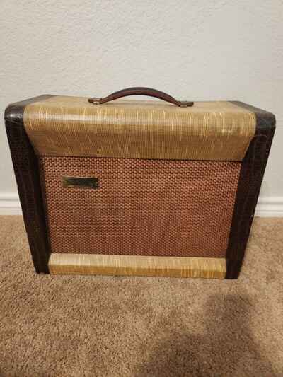 Vintage Silvertone Model 1333 12-Watt  Guitar Amp Amplifier Made By Sears