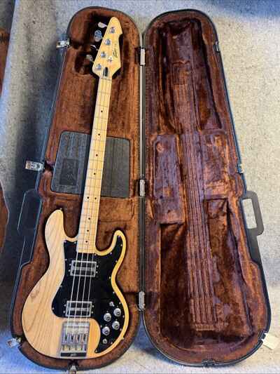 1979 Vintage Peavey T-40 Bass Guitar With Original Case