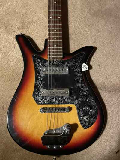 vintage TEISCO 2 PU TULIP  ELECTRIC Guitar.  ROLLER BRIDGE , Whammy. Lost arm.