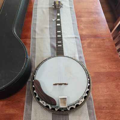 Vintage 5 String Banjo w / case