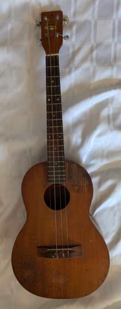 EARLY WOOD HARMONY UKE GUITAR VINTAGE MUSICAL INSTRUMENT STRINGED KLUSON