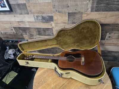 Vintage 1978 Guild D25  With Case