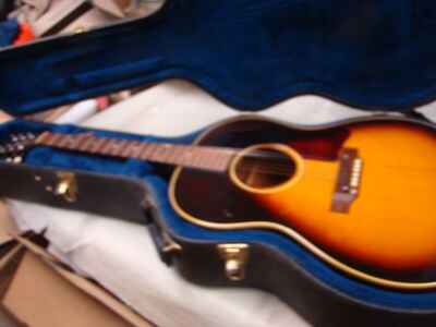 1967 GIBSON B25 SUNBURST ACOUSTIC GUITAR