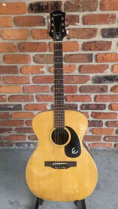 Epiphone FT-130 Acoustic Guitar Natural With  Carrying Case