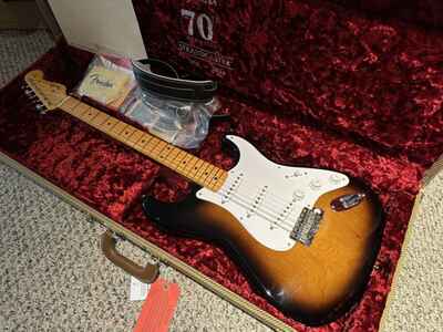 (7 Lbs 10 Oz!!) Fender 70th Anniversary American Vintage II 1954 Stratocaster
