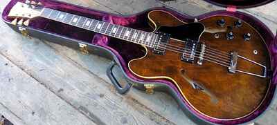 Stunning 1971--72 Gibson ES-335--ex. original cond. OHSC liquid walnut wood